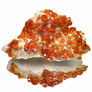 spessartin auf feldspat