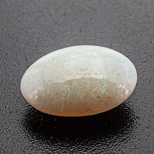 Opal from Australia. 1 Carat. Oval, semi-translucent