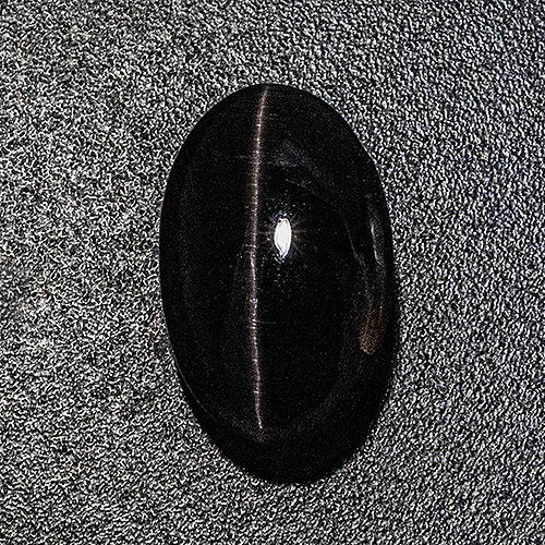Fibrolite (Sillimanite Cat´s eye from Brazil. 3.19 Carat. Very sharp cat´s eye