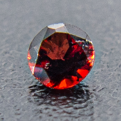 Pyrope Garnet. 1 Piece. Round, very small inclusions