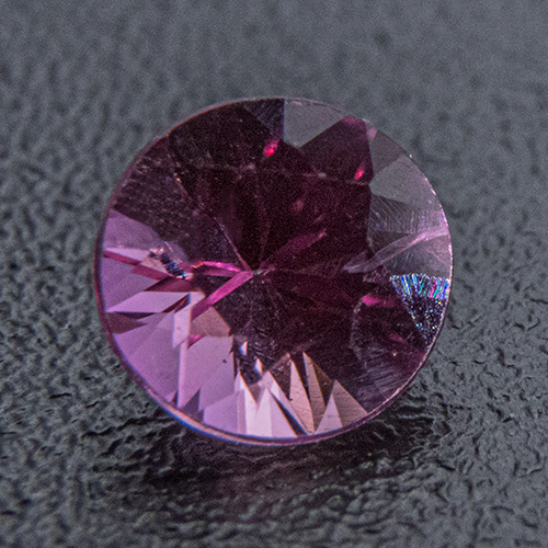 Pink sapphire. 1 Carat. Brilliant, very very small inclusions