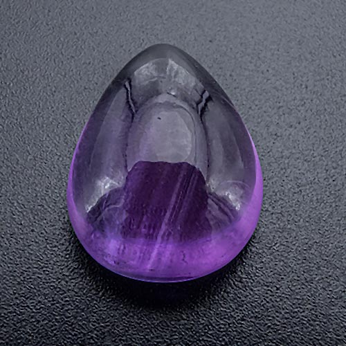 Amethyst from Brazil. 13.85 Carat. Distinctly colourzoned