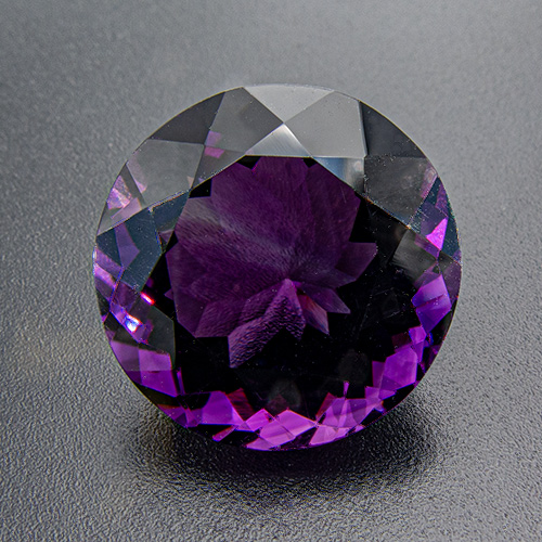 Amethyst from Zambia. 16.09 Carat. Round, very very small inclusions