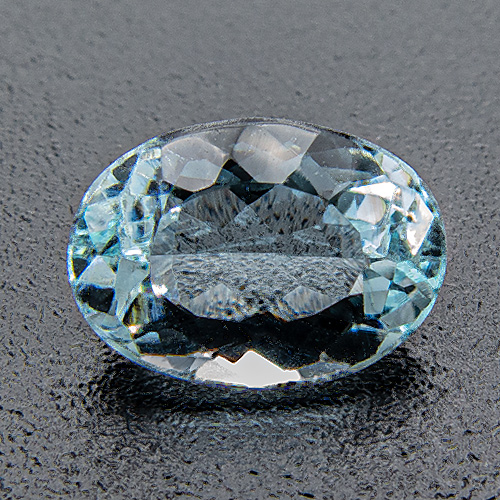 Aquamarine from Brazil. 1 Piece. Oval, eyeclean