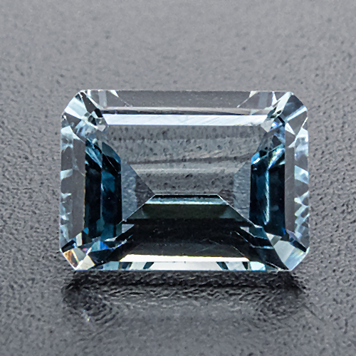 Aquamarine from Africa. 1 Piece. Emerald Cut, very very small inclusions
