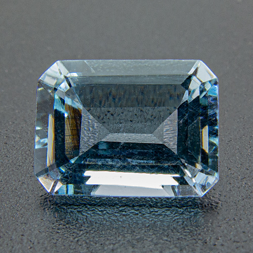Aquamarine from Brazil. 1 Piece. Emerald Cut, very very small inclusions