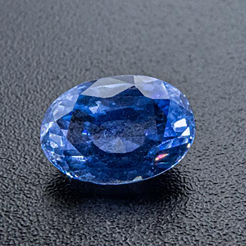 Sapphire from Sri Lanka. 1.06 Carat. Oval, small inclusions