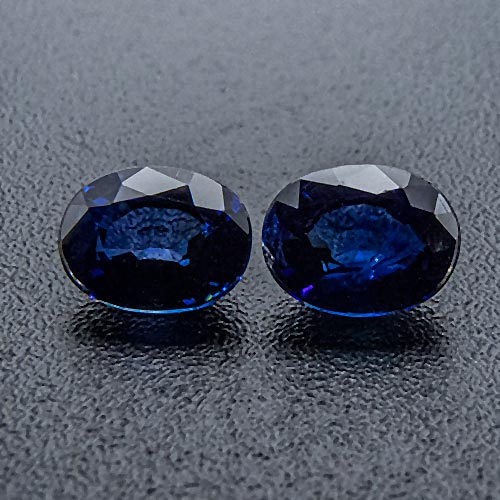 Sapphire from Thailand. 0.77 Carat. Oval, small inclusions