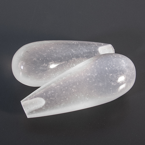Moonstone from India. 1 Pair. Teardrop Round, very distinct inclusions