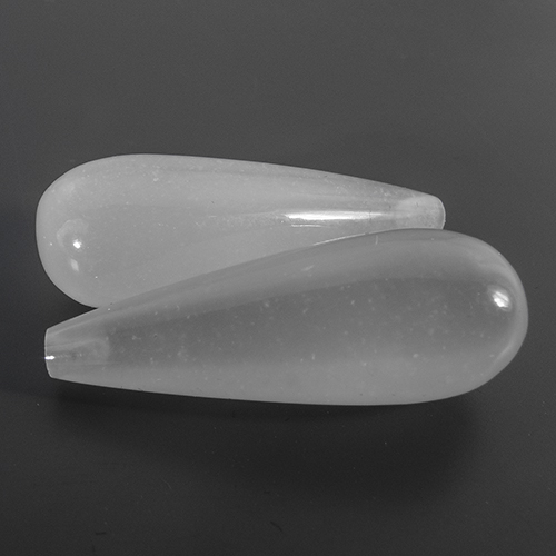 Moonstone from India. 1 Pair. Teardrop Round, very distinct inclusions