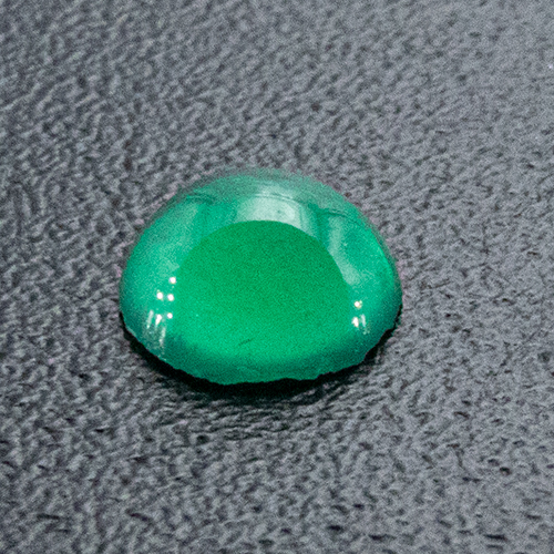 Green quartz. 1 Piece. Cabochon Round, translucent