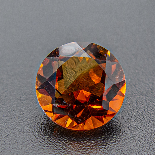 Citrine from Brazil. 1 Piece. Madeira colour, distinctly colour zoned