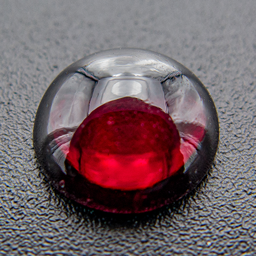 Rhodolite Garnet from India. 1 Piece. Cabochon Round, small inclusions