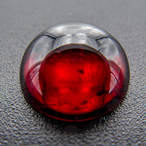 Rhodolite Garnet from India. 1 Piece. Cabochon Round, small inclusions