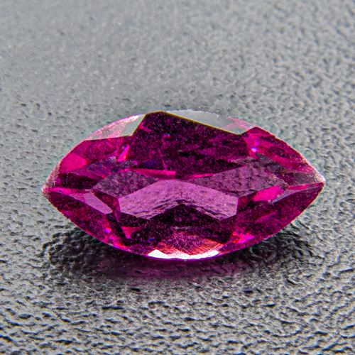 Rhodolite Garnet from India. 1 Piece. Marquise (Navette), very very small inclusions