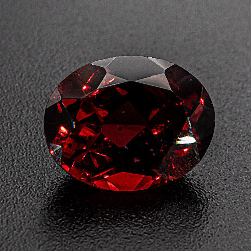 Rhodolite garnet from Brazil. 2.78 Carat. Oval, small inclusions