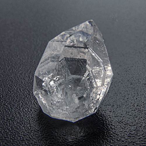 Herkimer "Diamant" (Quarz) aus Vereinigte Staaten von Amerika. 1 Stück. Naturkristall, sehr deutliche Einschlüsse