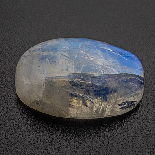 Labradorite from Madagascar. 17.96 Carat. Cabochon Oval, very, very distinct inclusions