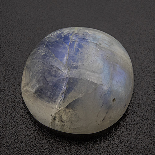 Labradorite from Madagascar. 22.59 Carat. Cabochon Oval, very, very distinct inclusions