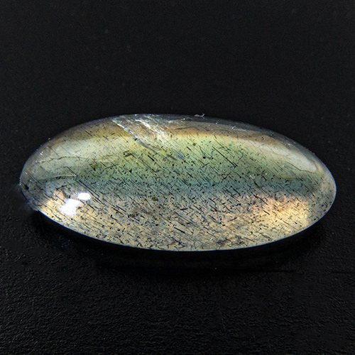 Spectrolite from Madagascar. 1.65 Carat. Cabochon Oval, very distinct inclusions