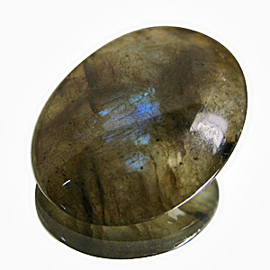 Spektrolith aus Madagaskar. 1 Stück. Cabochon Oval, transluzent