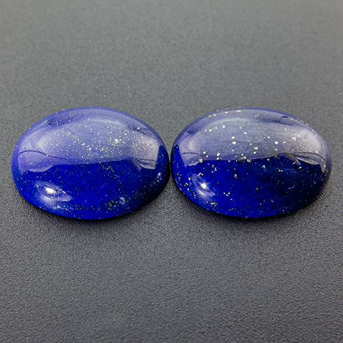 Lapis Lazuli aus Afghanistan. 1 Stück. Cabochon Oval, opak
