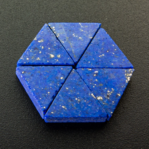 Lapis Lazuli aus Afghanistan. 1 Stück. B Qualität, Ober- u. Unterseite poliert