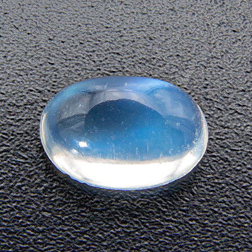 Moonstone from Sri Lanka. 1 Piece. Fine quality with very good blue sheen, well cut, almost impossible to get nowadays