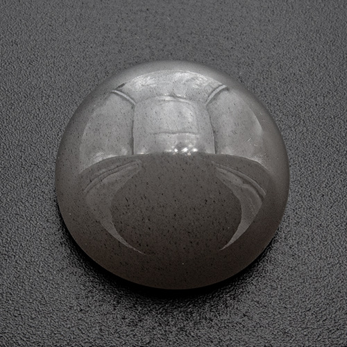 Mondstein aus Indien. 1 Stück. Sehr leicht bräunlich grau
