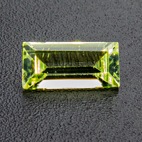 Peridot. 1 Piece. Baguette, very very small inclusions