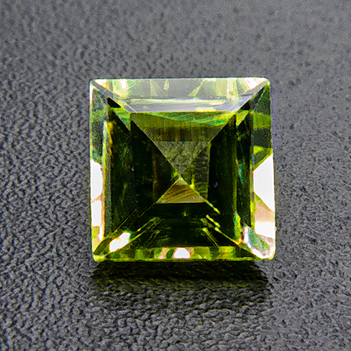 Peridot. 1 Piece. Square, very very small inclusions