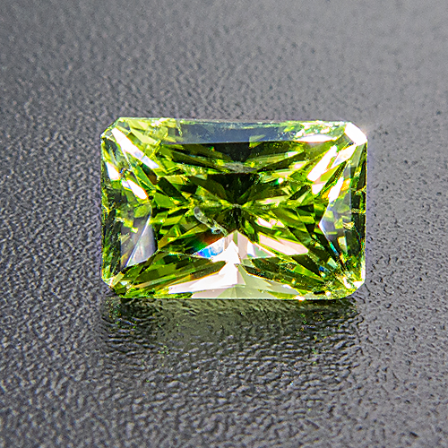 Peridot. 0.78 Carat. Radiant, very small inclusions