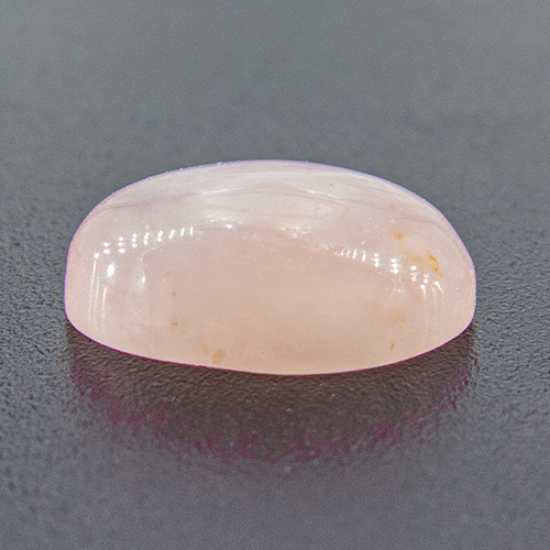 Rose quartz. 1 Piece. C quality, sloppy cut, rather pale colour