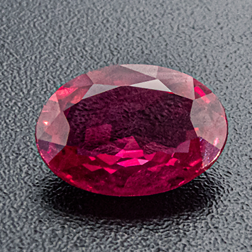 Ruby from Myanmar. 0.86 Carat. Oval, very small inclusions