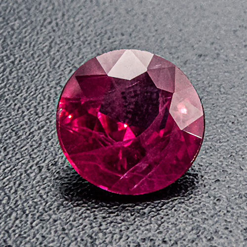 Ruby from Myanmar. 0.54 Carat. Brilliant, distinct inclusions