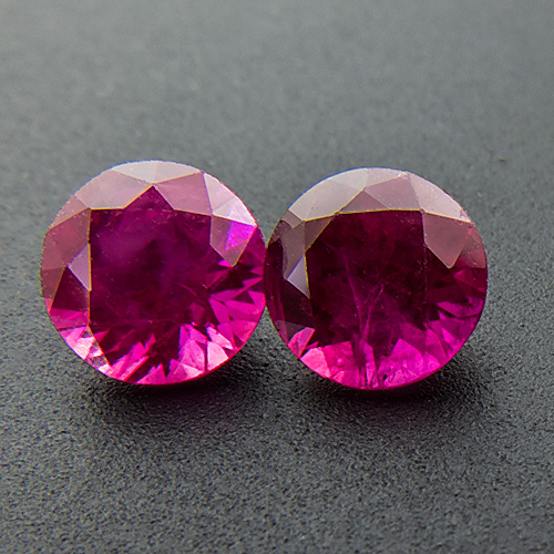 Ruby from Mozambique. 1.07 Carat. Brilliant, very distinct inclusions