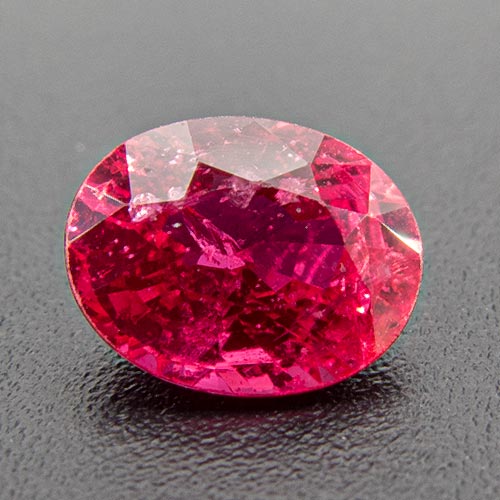 Ruby from Mozambique. 1.02 Carat. Fine colour, very lively, GIA certified