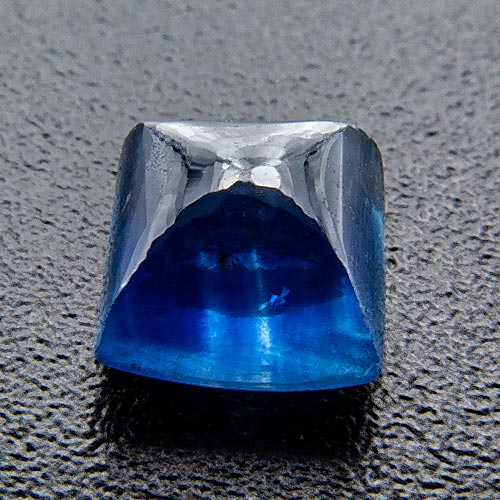 Sapphire from Thailand. 0.62 Carat. Cabochon Square, very distinct inclusions
