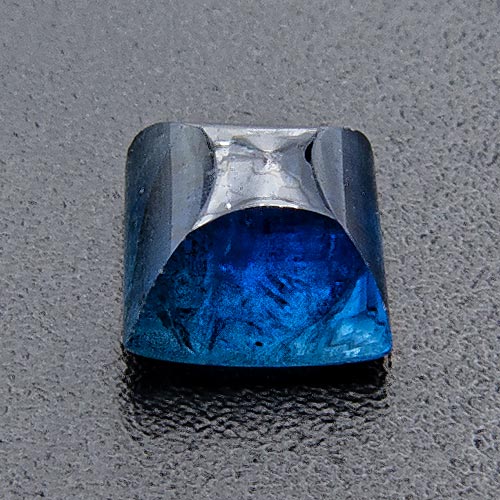 Sapphire from Thailand. 0.87 Carat. Cabochon Square, very distinct inclusions