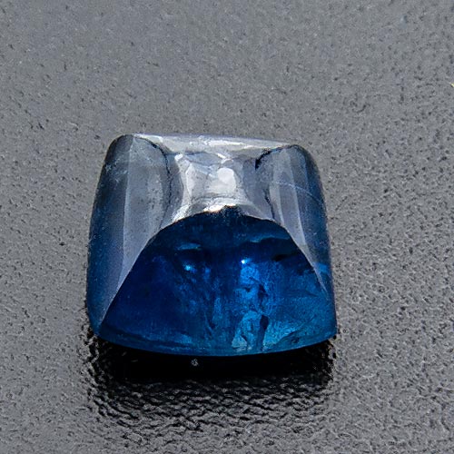 Sapphire from Thailand. 0.95 Carat. Cabochon Square, very distinct inclusions