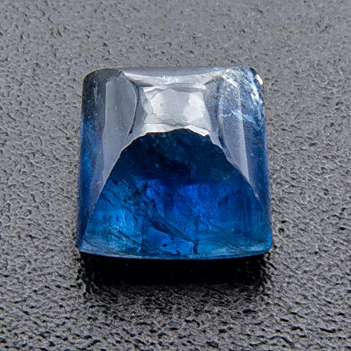 Sapphire from Thailand. 0.99 Carat. Cabochon Square, very distinct inclusions