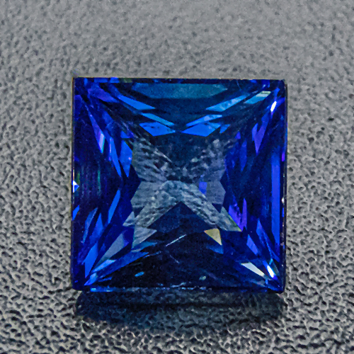 Sapphire from Sri Lanka. 0.8 Carat. Square Princess, very very small inclusions