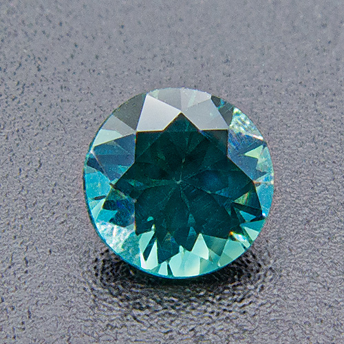 Teal sapphire from Australia. 0.58 Carat. Brilliant, small inclusions