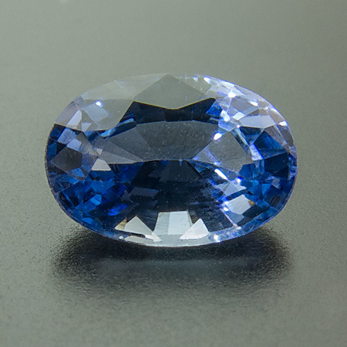 Sapphire from Sri Lanka. 1.34 Carat. Oval, small inclusions