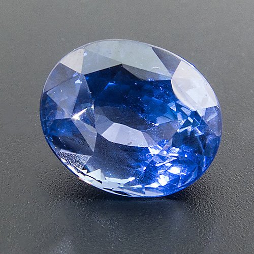 Sapphire from Sri Lanka. 2.53 Carat. Oval, very small inclusions