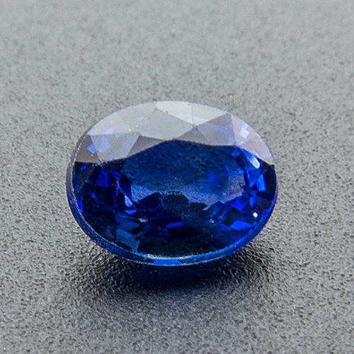 Sapphire from Sri Lanka. 1 Piece. Oval, distinct inclusions