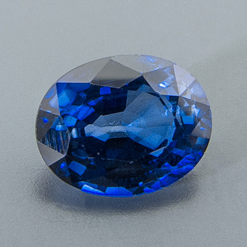 Sapphire. 1 Piece. Oval, small inclusions