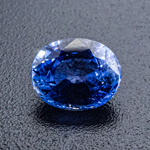 Sapphire from Sri Lanka. 0.81 Carat. Oval, small inclusions