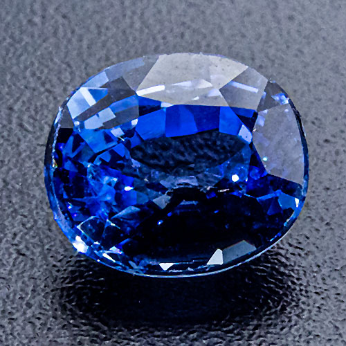 Sapphire from Sri Lanka. 0.91 Carat. Oval, very small inclusions
