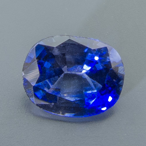 Sapphire from Sri Lanka. 0.47 Carat. Beautifully recut Ceylon sapphire from old stock